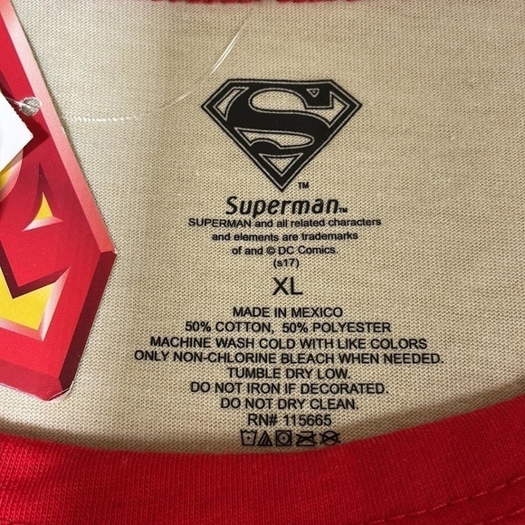 NWT. Superman DC Comics Juniors’ XL Graphic T Shirt. - Picture 4 of 6